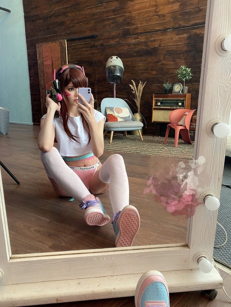 petite skinny onlyfans art naked images