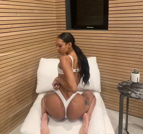 asian squirt onlyfans hot naked photo