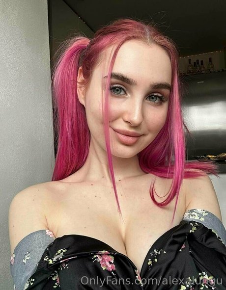 Alexa Lungu model pretty pics