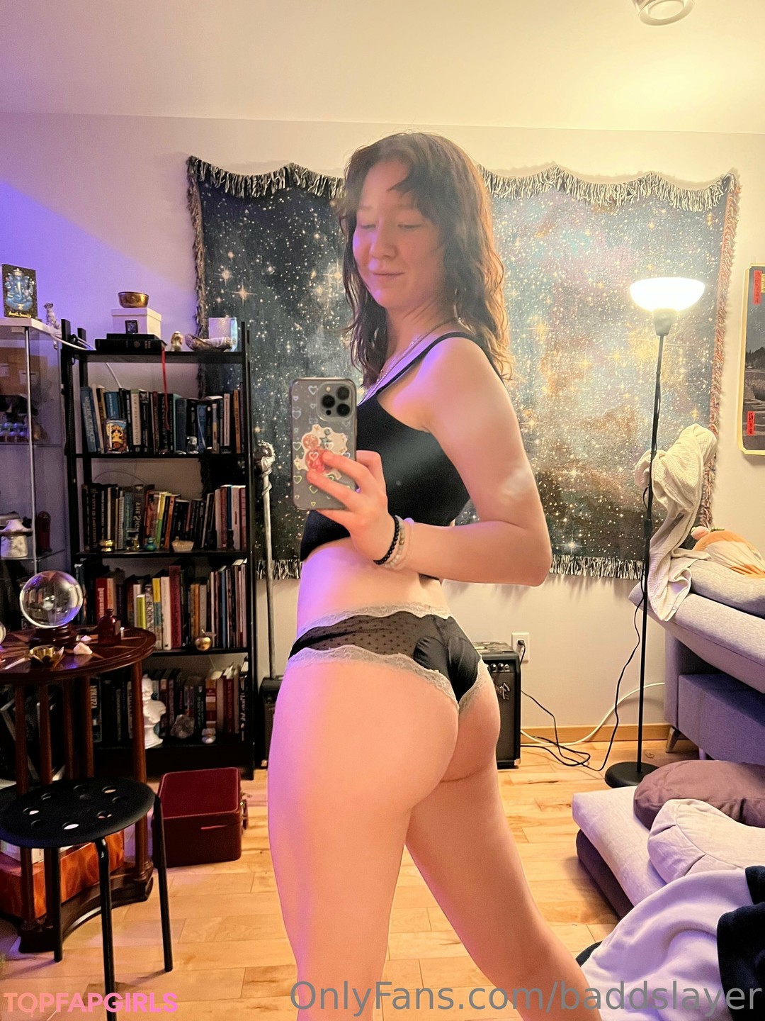 BadDragonSlayer model pornographic photos