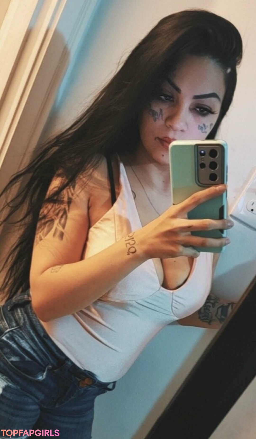 venuschula model exclusive pics