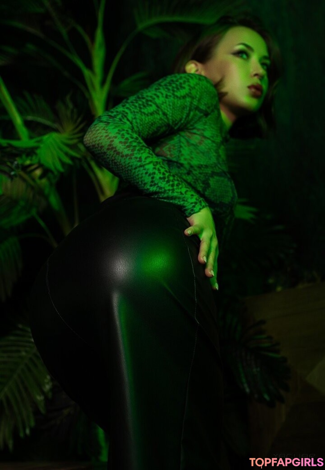 knees onlyfans hd image