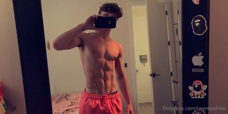 twentoofree model hot pictures