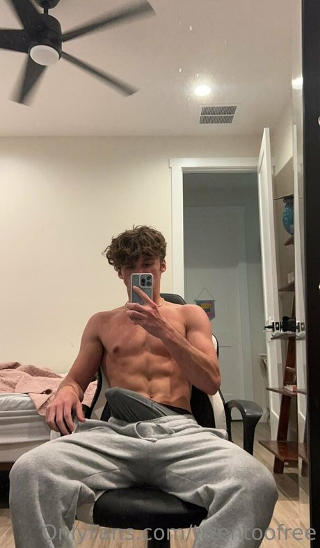 twentoofree model erotic pic