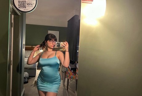 Charlotte Stocks hot model pictures