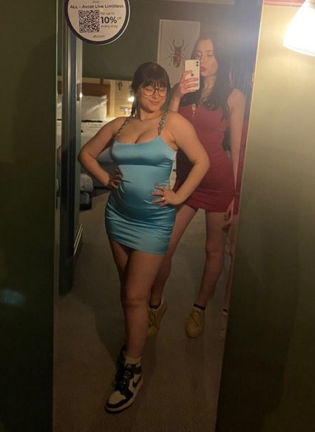 Charlotte Stocks star erotic photo