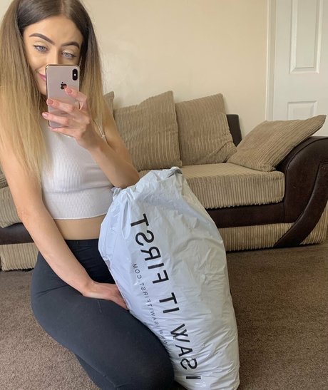 larnaronlyfans xxx pornstar photos