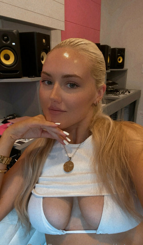 Djkailatroy pornstar erotic image