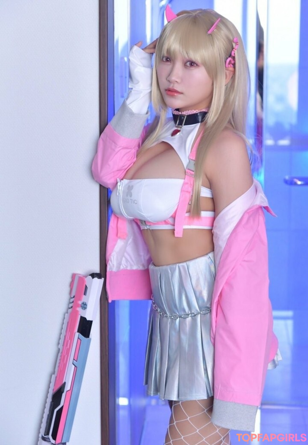 Hana Himesaki naked pornstar photo