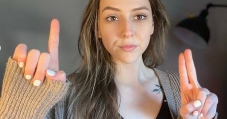 ASMR Rebecca perfect model img