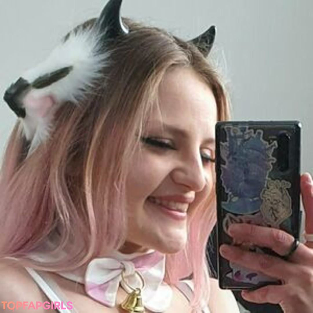 sariaafterhours art model archive