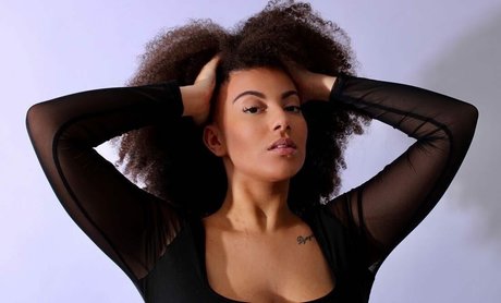 Ines Curly xxx star archive