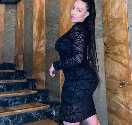 Ines Curly star free pic