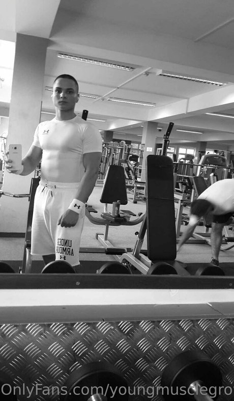 youngmusclegrowingboy pornstar top pics