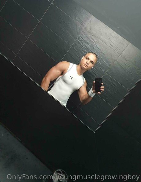 youngmusclegrowingboy sexy pornstar pics