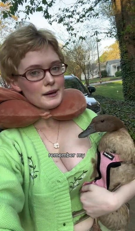 Avalon Warren free actress pics