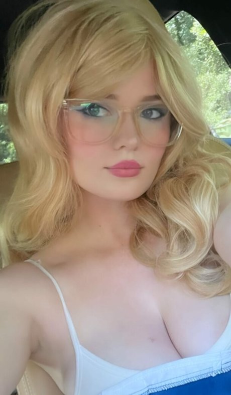 Avalon Warren nude pornstar pic