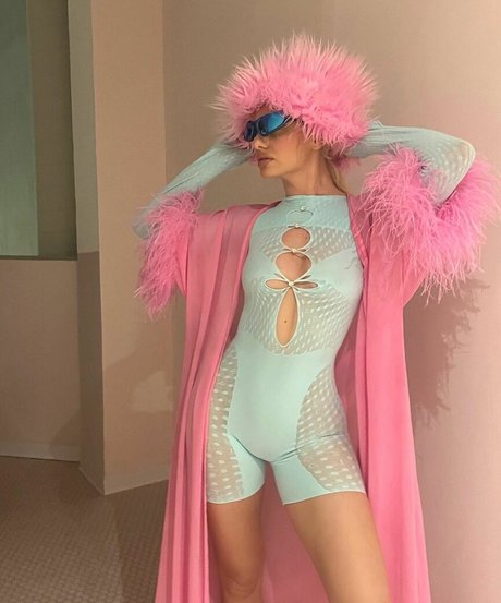 slim onlyfans pornos images