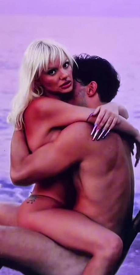 live streaming onlyfans beautiful naked photos