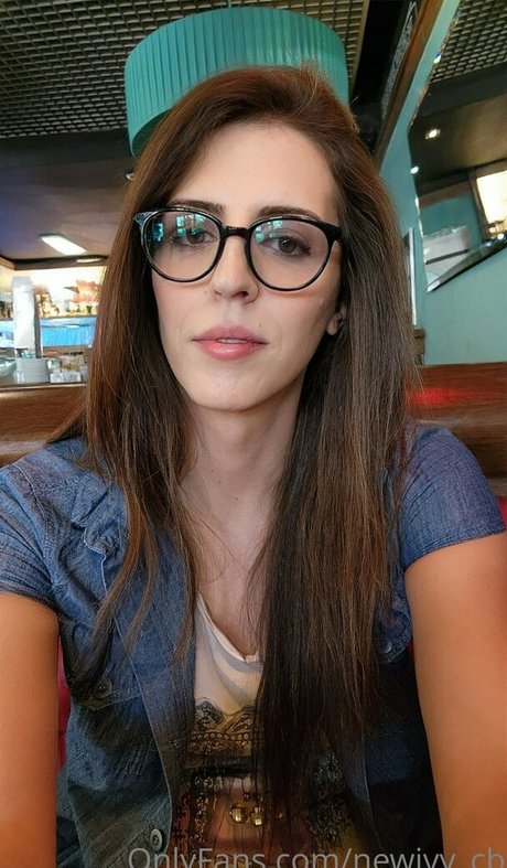 newivy cb erotic actress picture