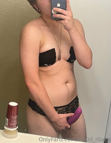 blo0d r0ach nice actress images