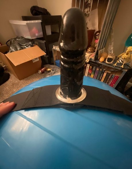 blo0d r0ach star erotic pictures