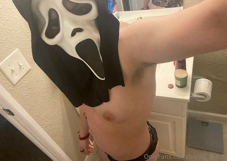 blo0d r0ach sexy pornstar photos