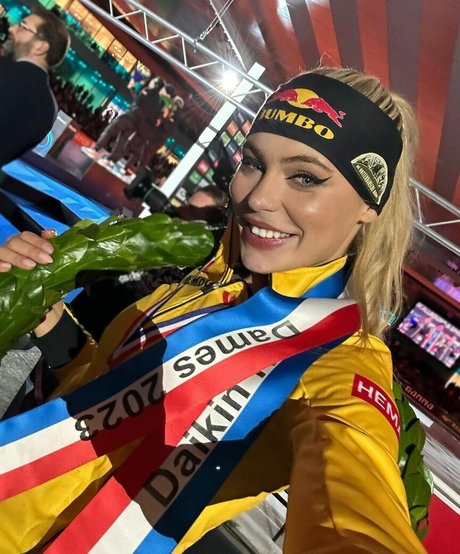 sisters onlyfans perfect photo