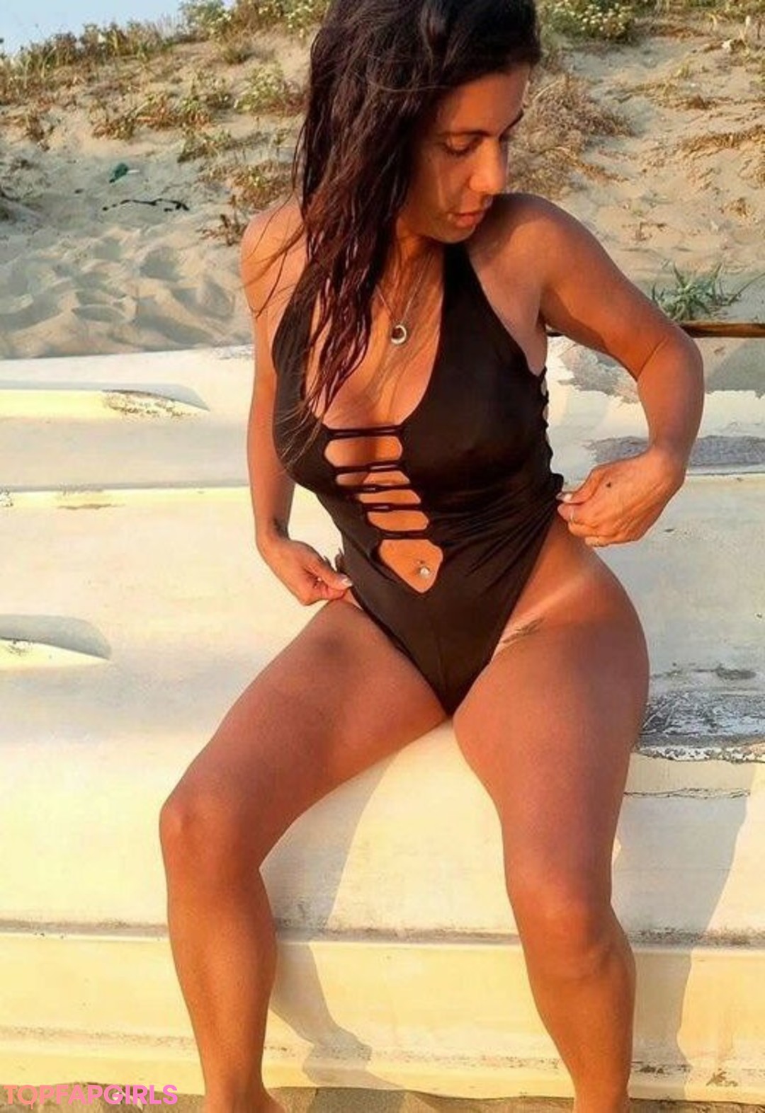 Noemi Frere sexy star gallery