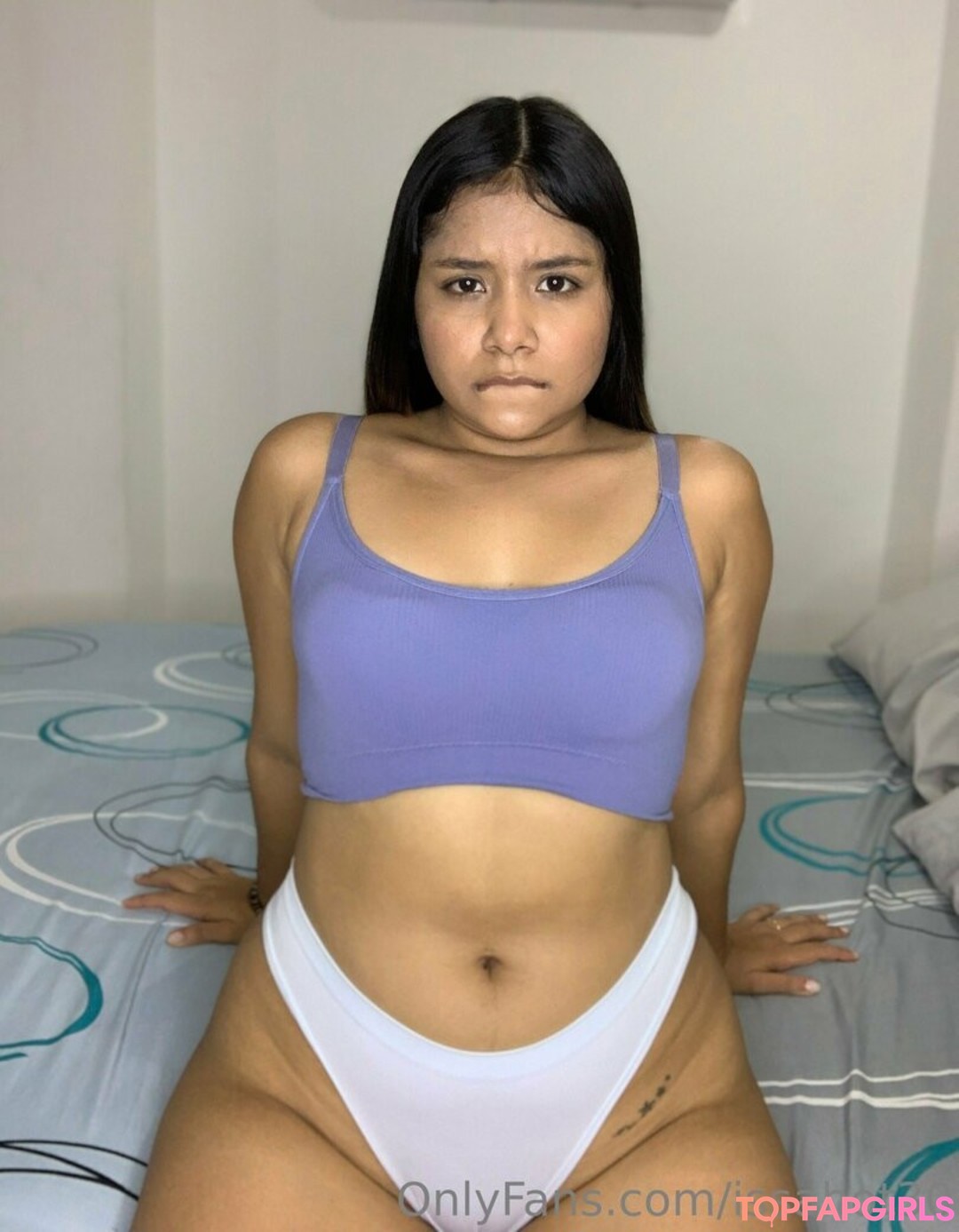 issahot30 top model pic