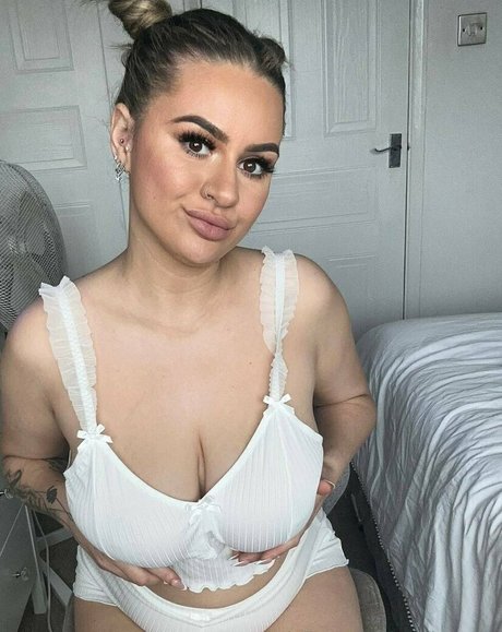 lesbian milf onlyfans free sexy photo