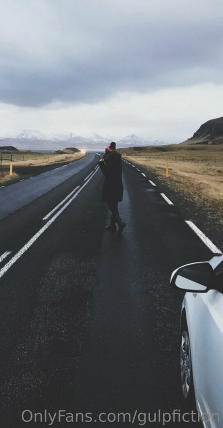 gulpfiction model beautiful img