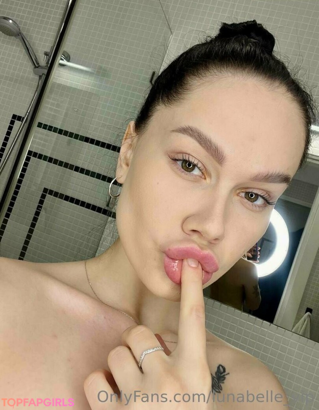 famous nude onlyfans hot naked photo