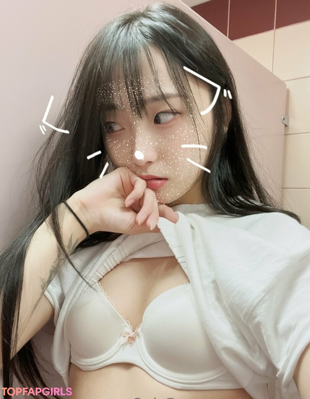 awnnivip art model photo