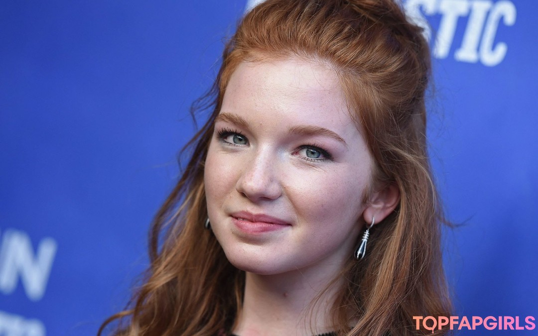 Annalise Basso star pic