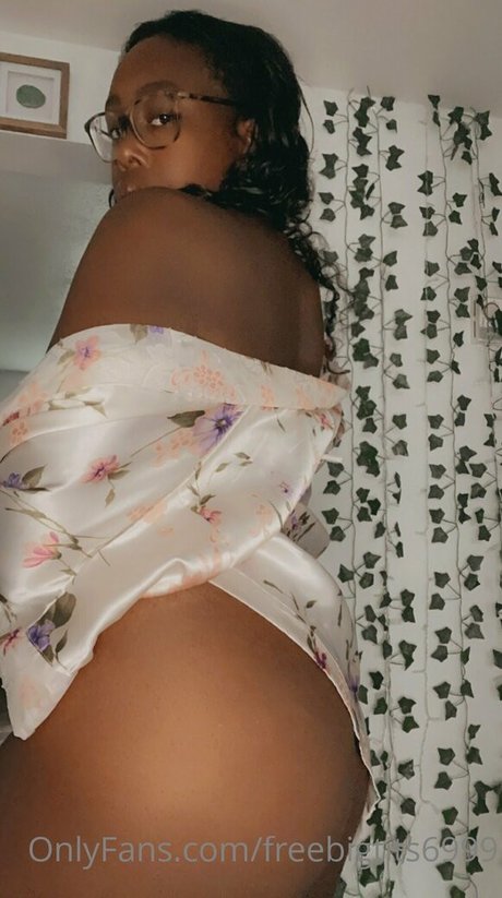 freebigtits6999 star adult photo