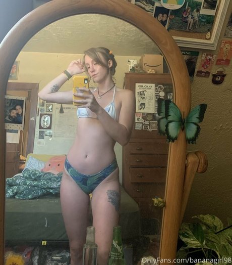 bananagirl98 model top images