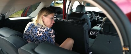 busty onlyfans free sexy pic