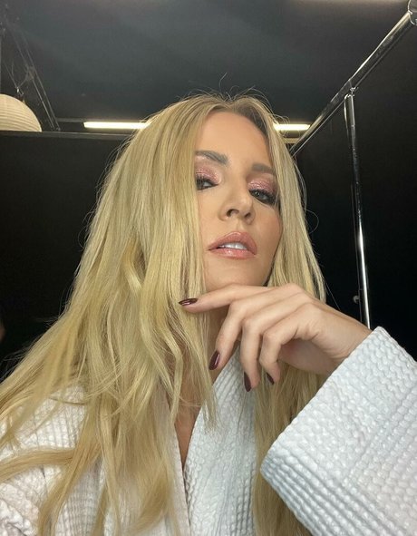 Melissa Naschenweng pornstar nude gallery