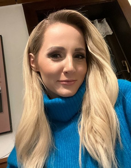 Melissa Naschenweng nudes pornstar pictures