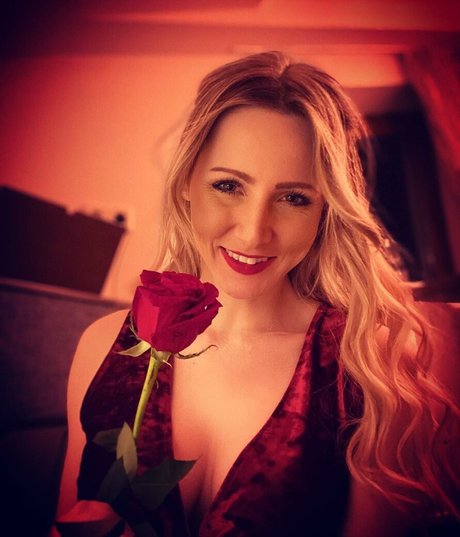 Melissa Naschenweng star perfect pictures