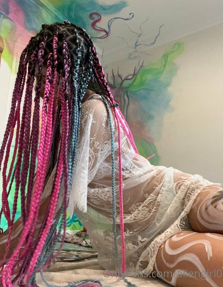 aliengirl0 model hot image