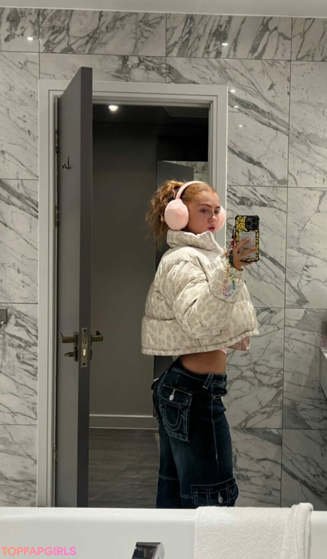 Maisie Smith star nude picture