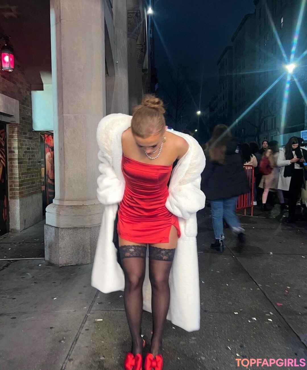 Maisie Smith nudes actress archive