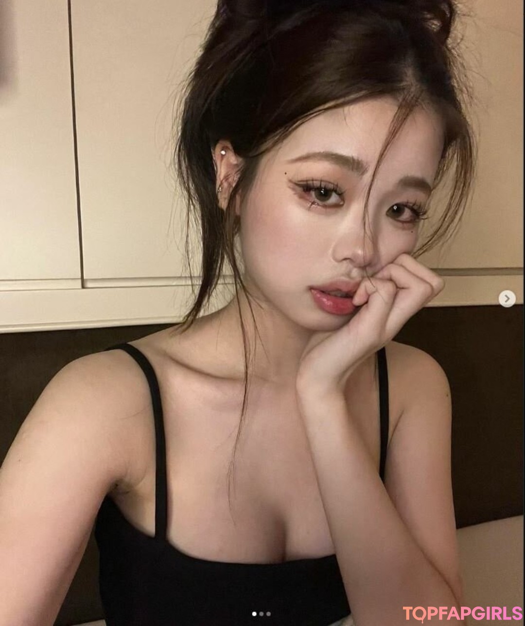 amberrllo exclusive model img