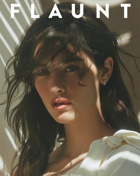 brunette petite onlyfans top galleries