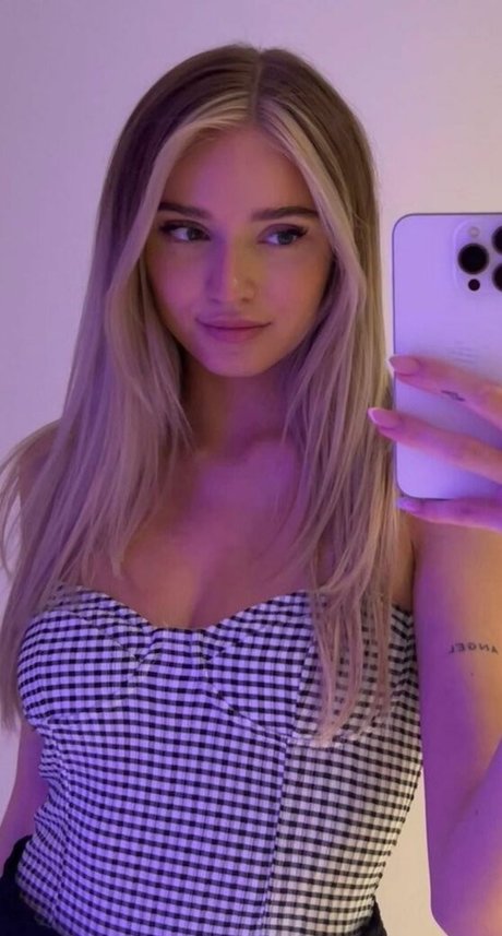 HoneyPuu pornstar exclusive galleries