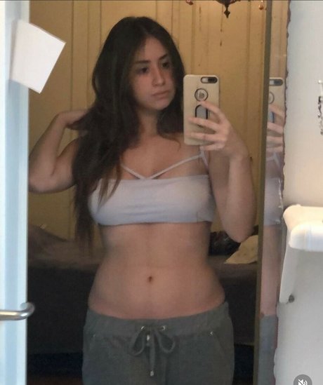 amateur asian onlyfans pornographic images