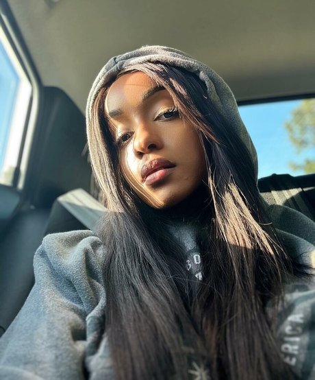 Lily Starfire sexy pornstar images