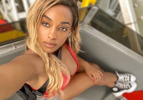 milf anal onlyfans erotic images